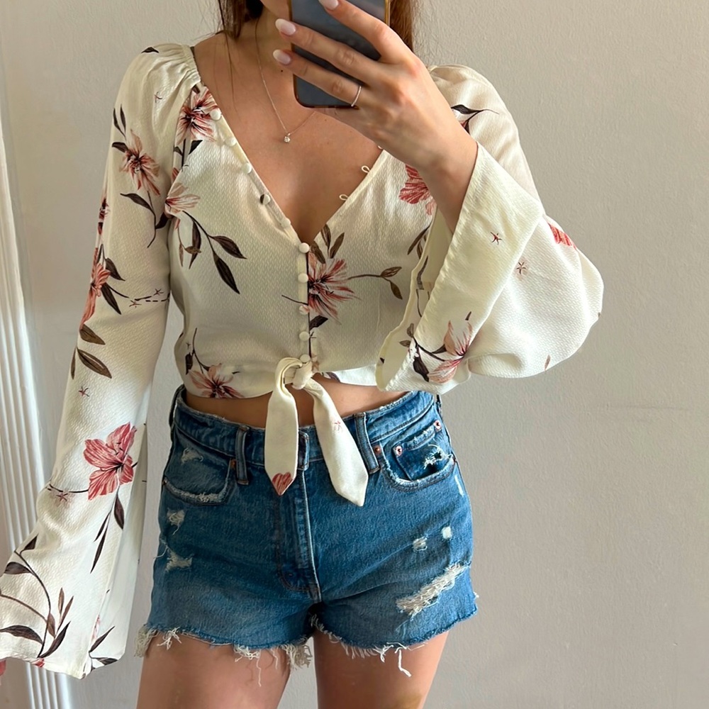 Cropped floral top